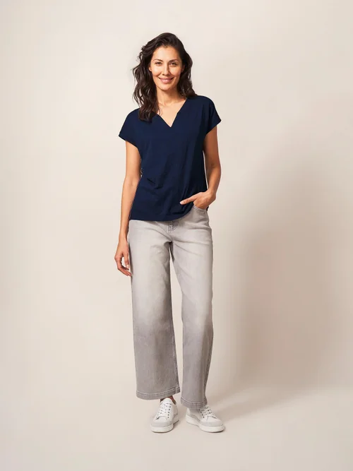 T-shirt Nelly à encolure en V - Dark Navy - 50 Image 2