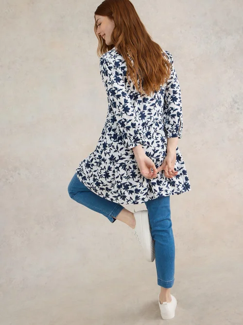 Janey Crop Jegging - Mid Denim - 44/R Image 4