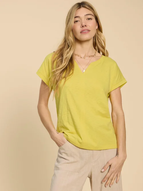 Nelly T-Shirt mit Keilausschnitt - Brt Yellow - 52 Image 3