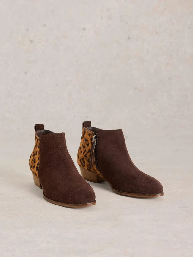 Bottines en daim à large coupe