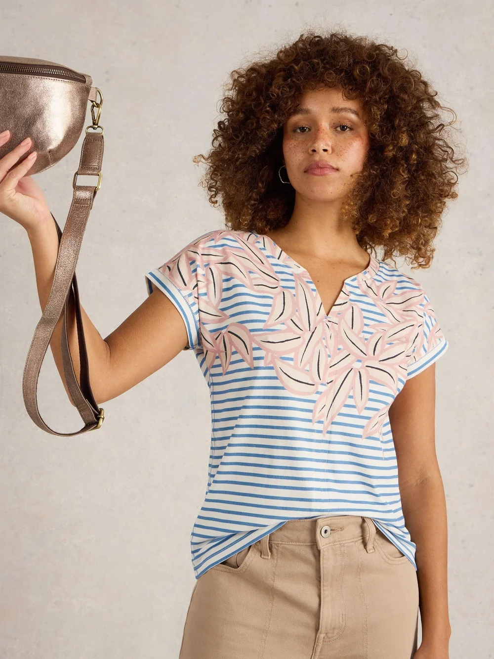 T-Shirt À Encolure En V Nelly - Ivory Mlt - 52 Image 1
