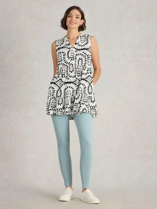 Janey Crop Jegging - Mid Blue - 42/R Image 2