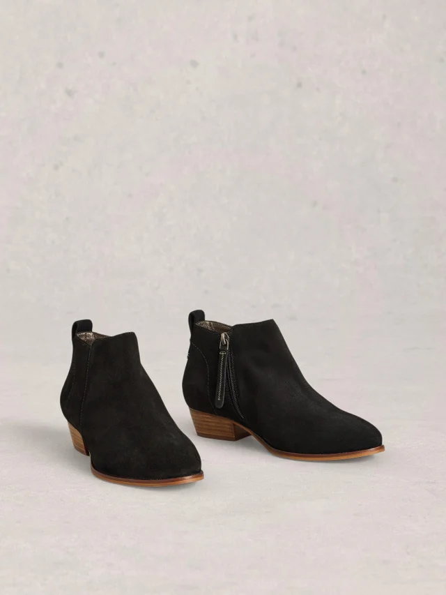 Bottines en daim à large coupe