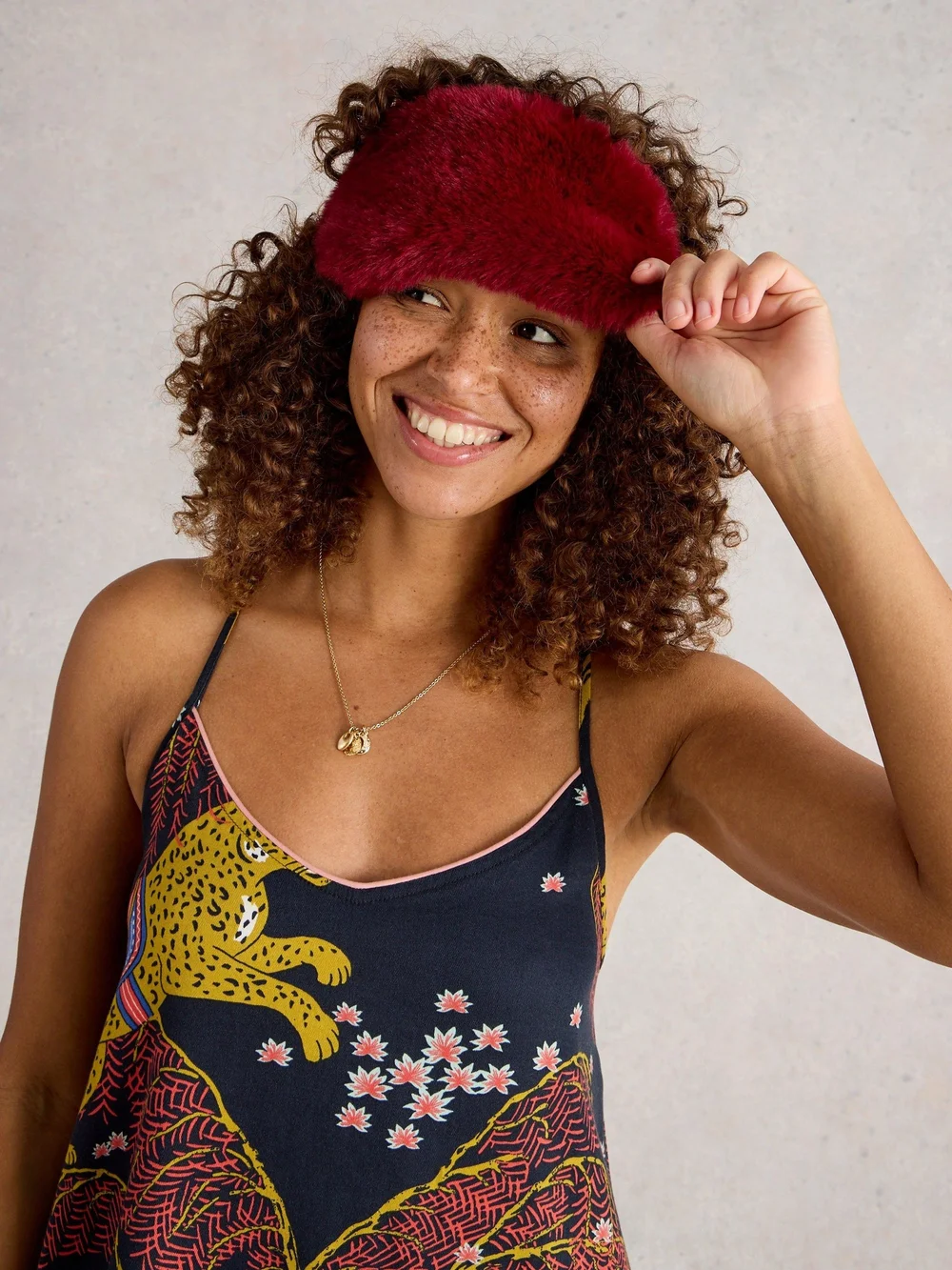 Masque pour les yeux en fausse fourrure et velours Image 1