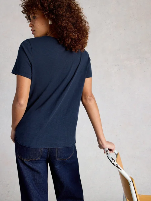 T-SHIRT À MANCHES COURTES CLARA - Dark Navy - 52 Image 4