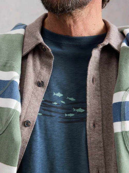 T-shirt graphique Abersoch Swim Fish - Navy Pr - XXL/R Image 3