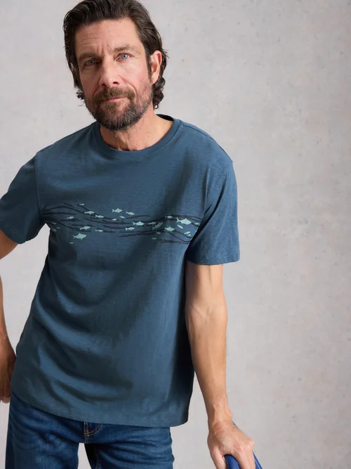 T-shirt graphique Abersoch Swim Fish - Navy Pr - XXL/R Image 1
