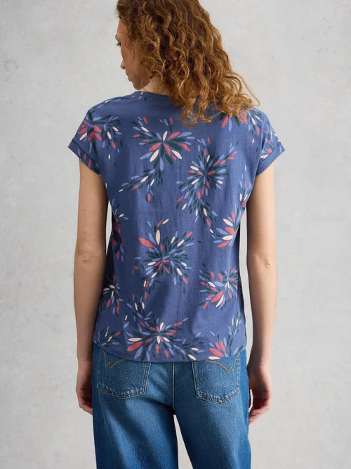 Tee-shirt Nelly à col en V - Navy Multi - 52 Image 4