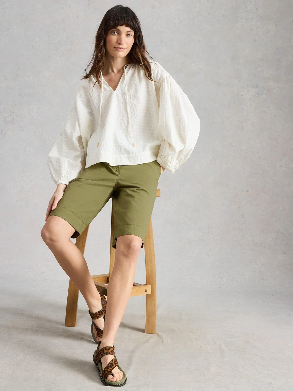 Short Chino Heidi - Khaki Grn - 52/R Image 1